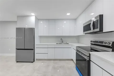 15685 SW 82nd Cir Lane Miami FL 33193