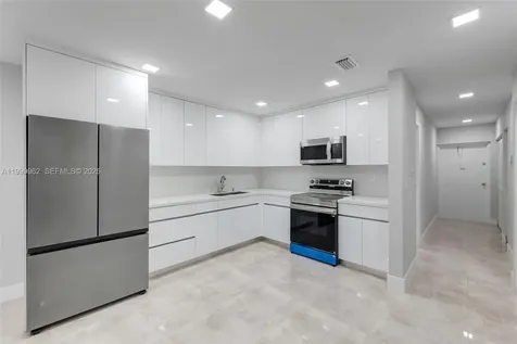 15685 SW 82nd Cir Lane Miami FL 33193