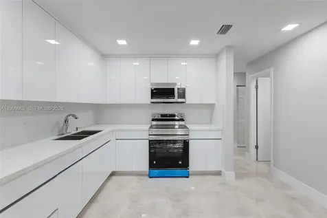 15685 SW 82nd Cir Lane Miami FL 33193