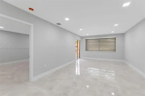 15685 SW 82nd Cir Lane Miami FL 33193