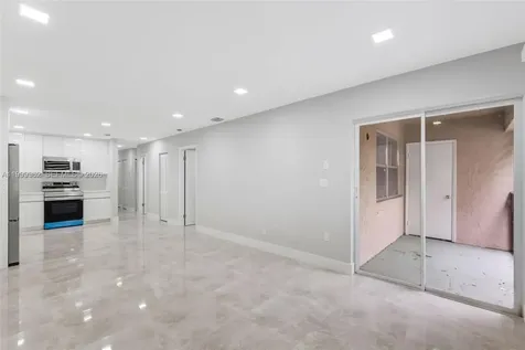 15685 SW 82nd Cir Lane Miami FL 33193