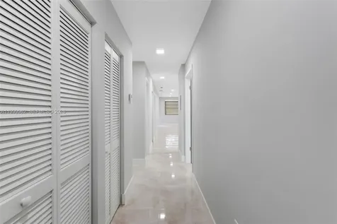 15685 SW 82nd Cir Lane Miami FL 33193