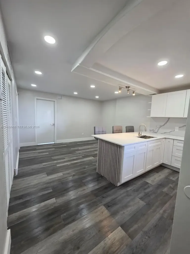 16400 NE 17th Avenue North Miami Beach FL 33162
