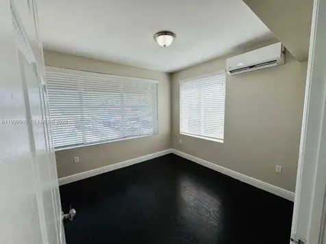 1752 NW 1st Street Miami FL 33125