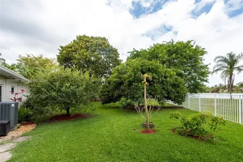 16751 Waters Edge Drive Weston FL 33326