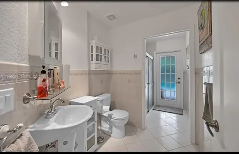 5200 NW 67th Avenue Lauderhill FL 33319