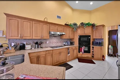 5200 NW 67th Avenue Lauderhill FL 33319