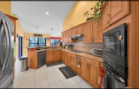 5200 NW 67th Avenue Lauderhill FL 33319