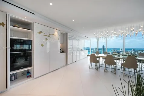 300 S Pointe Drive Miami Beach FL 33139