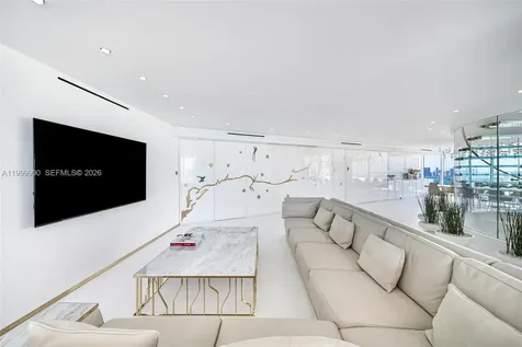 300 S Pointe Drive Miami Beach FL 33139