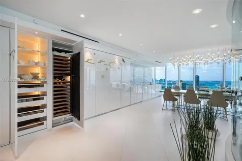 300 S Pointe Drive Miami Beach FL 33139