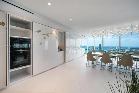 300 S Pointe Drive Miami Beach FL 33139