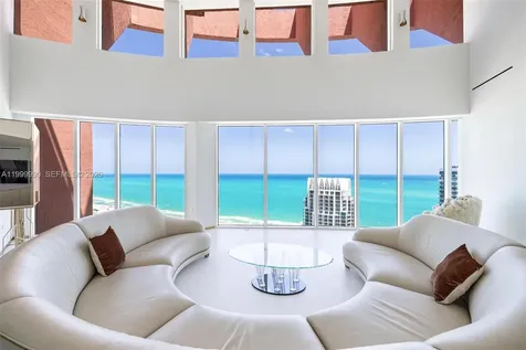 300 S Pointe Drive Miami Beach FL 33139