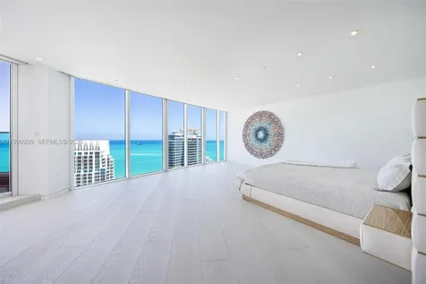 300 S Pointe Drive Miami Beach FL 33139