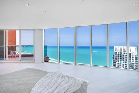 300 S Pointe Drive Miami Beach FL 33139