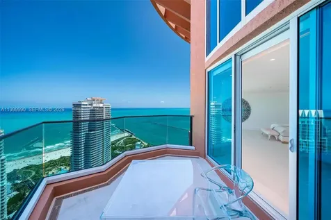 300 S Pointe Drive Miami Beach FL 33139