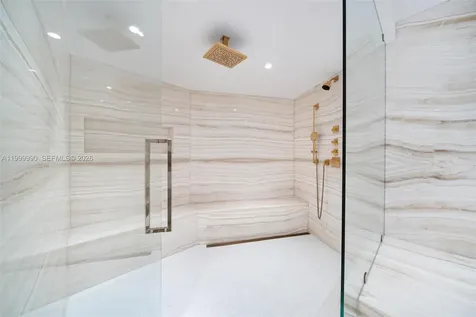 300 S Pointe Drive Miami Beach FL 33139