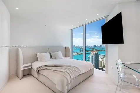 300 S Pointe Drive Miami Beach FL 33139