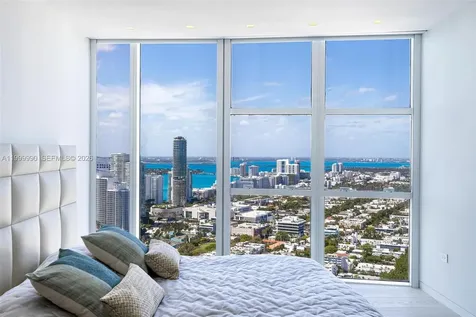 300 S Pointe Drive Miami Beach FL 33139