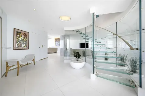 300 S Pointe Drive Miami Beach FL 33139