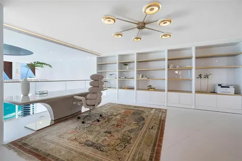 300 S Pointe Drive Miami Beach FL 33139