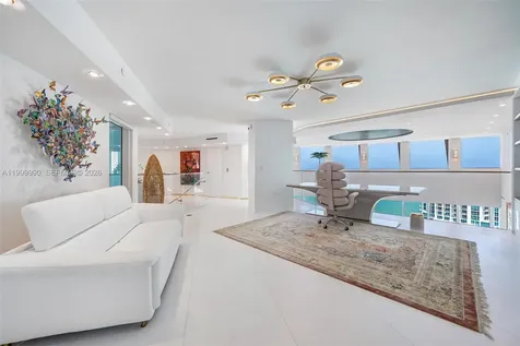 300 S Pointe Drive Miami Beach FL 33139