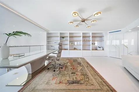 300 S Pointe Drive Miami Beach FL 33139