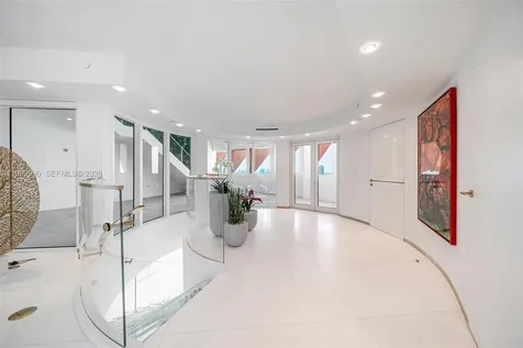300 S Pointe Drive Miami Beach FL 33139