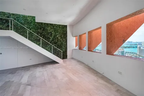300 S Pointe Drive Miami Beach FL 33139