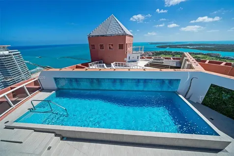 300 S Pointe Drive Miami Beach FL 33139