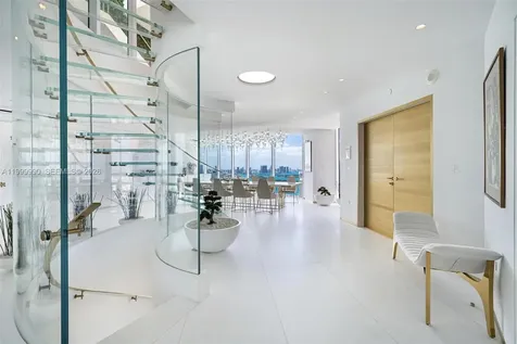 300 S Pointe Drive Miami Beach FL 33139