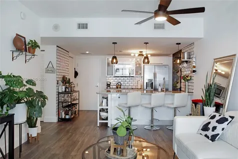 185 SW 7th Street Miami FL 33130