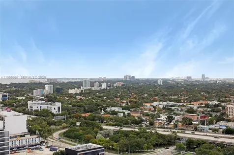 185 SW 7th Street Miami FL 33130