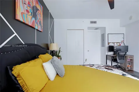 185 SW 7th Street Miami FL 33130