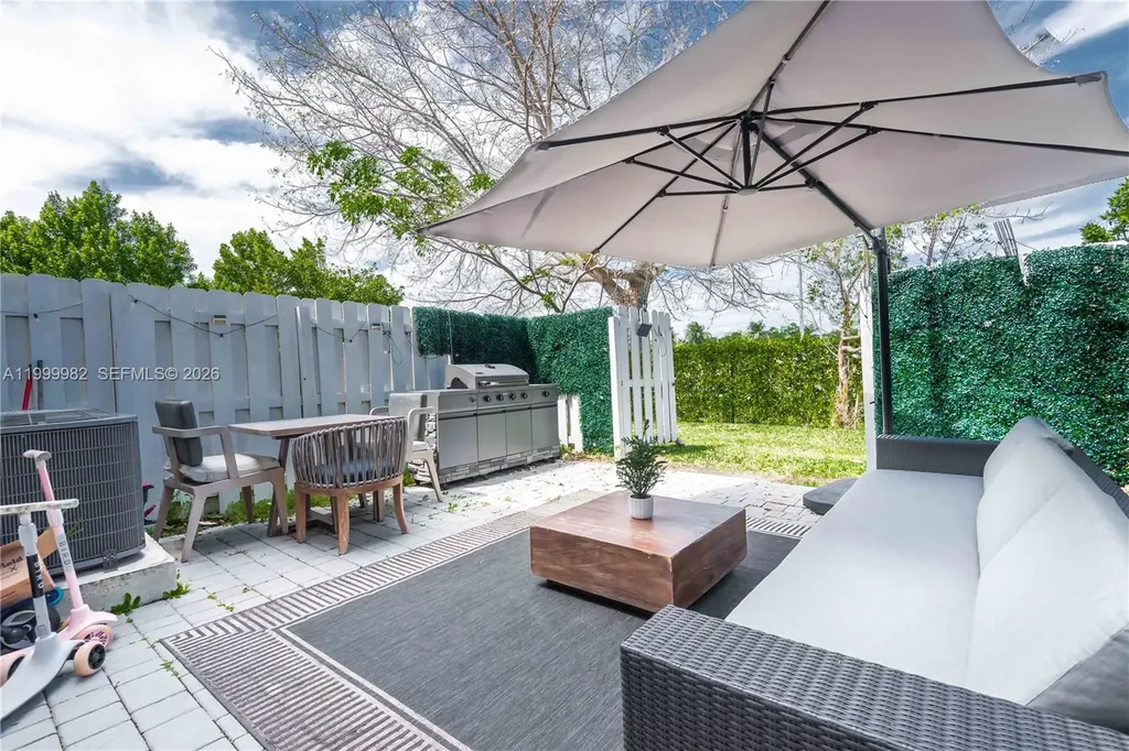 9949 SW 228th Terrace Miami FL 33190