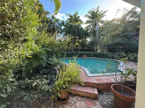 4134 Ventura Avenue Miami FL 33133