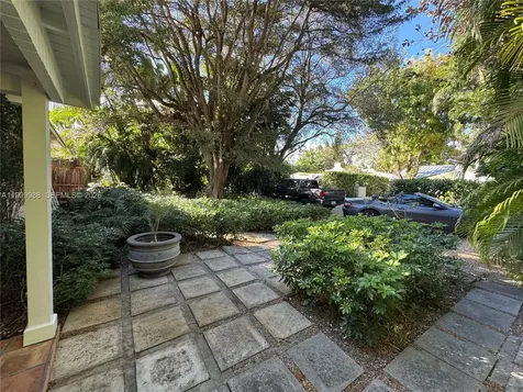 4134 Ventura Avenue Miami FL 33133