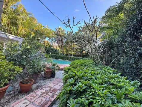 4134 Ventura Avenue Miami FL 33133