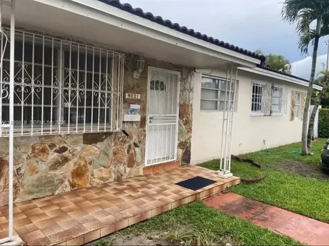 9021 SW 30th Terrace Miami FL 33165