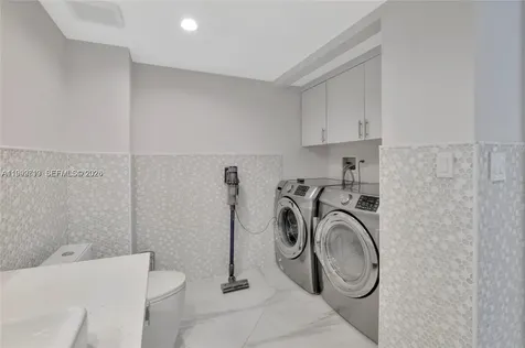 16425 Collins Avenue Sunny Isles Beach FL 33160