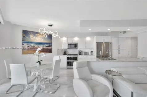 16425 Collins Avenue Sunny Isles Beach FL 33160