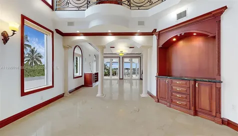 1131 Stillwater Drive Miami Beach FL 33141