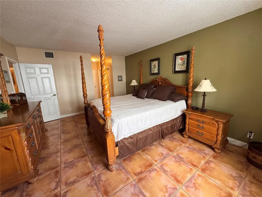 3725 S Ocean Drive Hollywood FL 33019