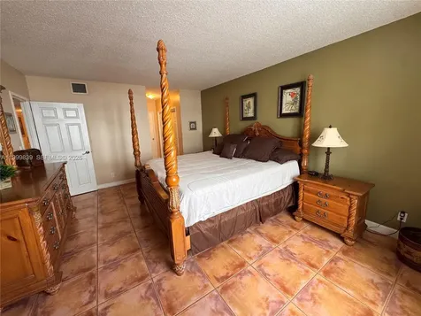 3725 S Ocean Drive Hollywood FL 33019