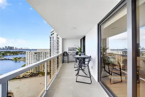 9 Island Avenue Miami Beach FL 33139