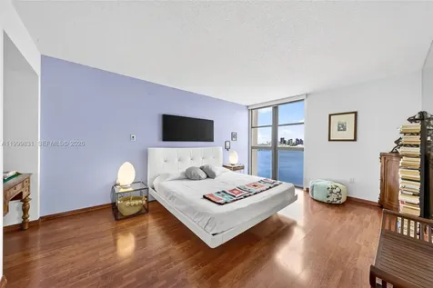 9 Island Avenue Miami Beach FL 33139