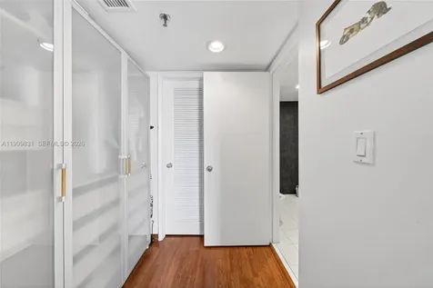 9 Island Avenue Miami Beach FL 33139