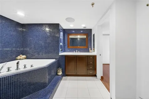 9 Island Avenue Miami Beach FL 33139