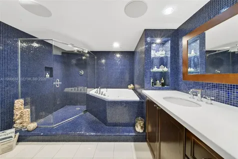 9 Island Avenue Miami Beach FL 33139