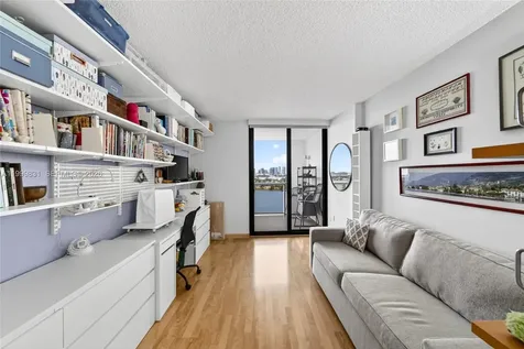 9 Island Avenue Miami Beach FL 33139